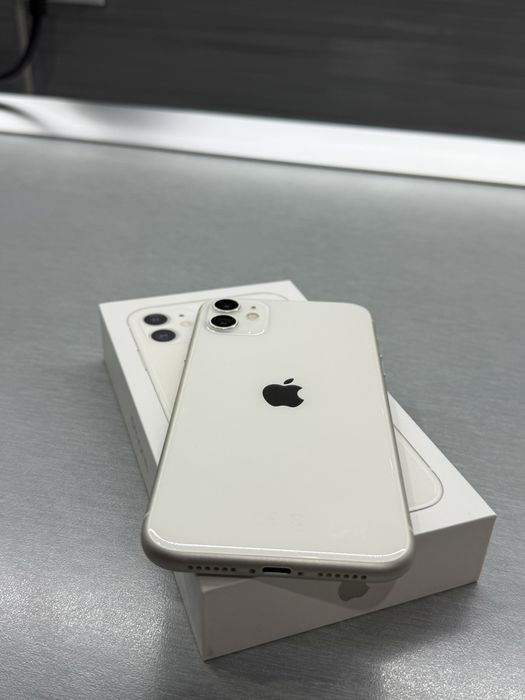 iPhone 11 White в перфектно състояние