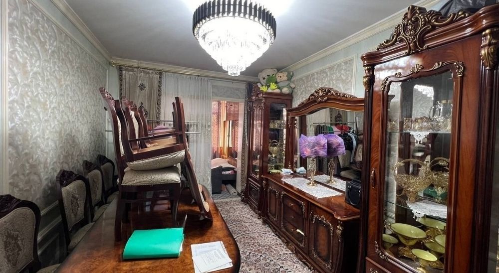 Yunusobod 9 mavze 3/3/5 (78²) sotiladi