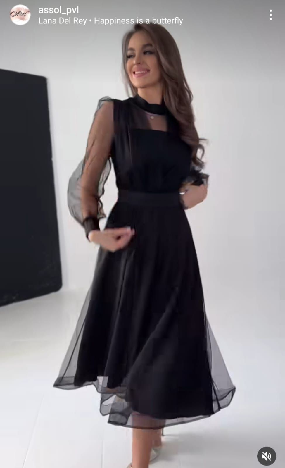 Продам срочно новое платье в черном цвете размкр44-46