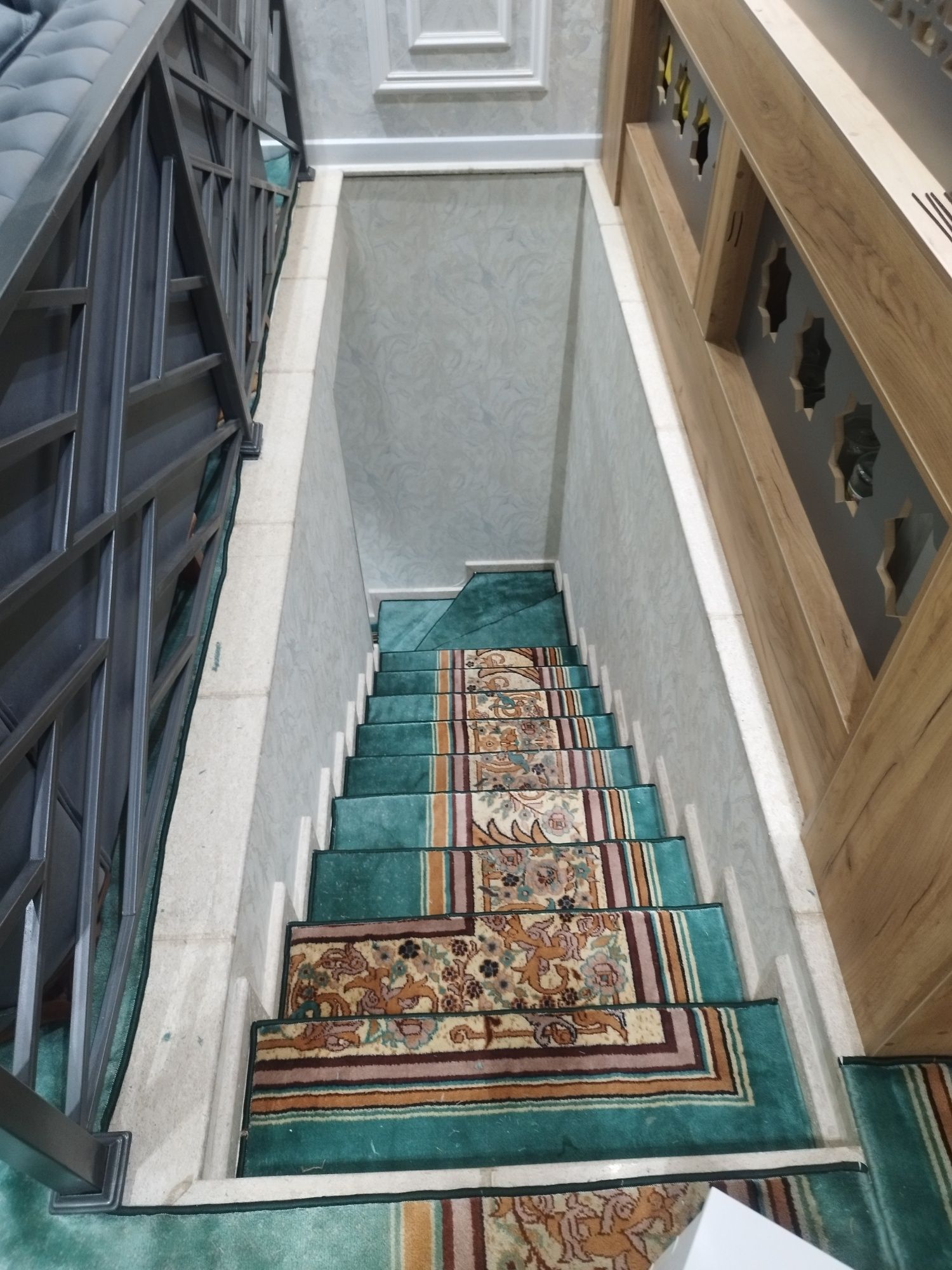 Gilam kesish tikish