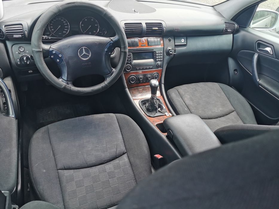 Dezmembrez w203  facelift c220 cdi manuala și automata