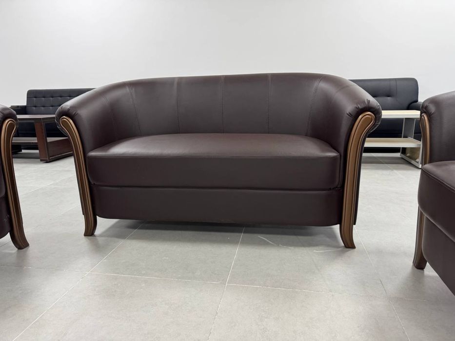 Офисный Диван диван кресло из первой рук