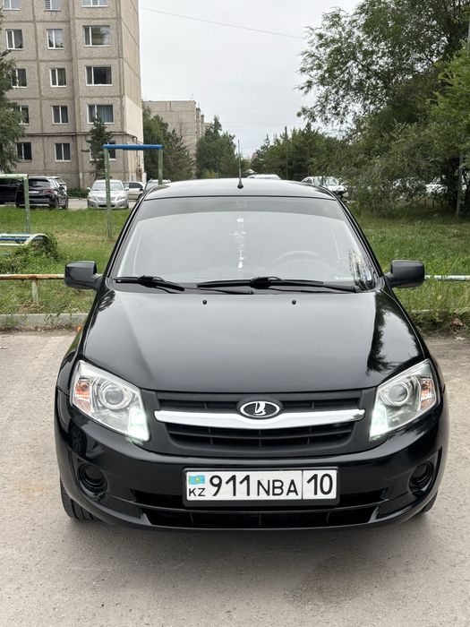 Продам готовые линзовые фары Bi-LED на Ладу Гранту