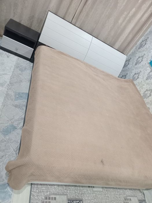 Спальный кровать