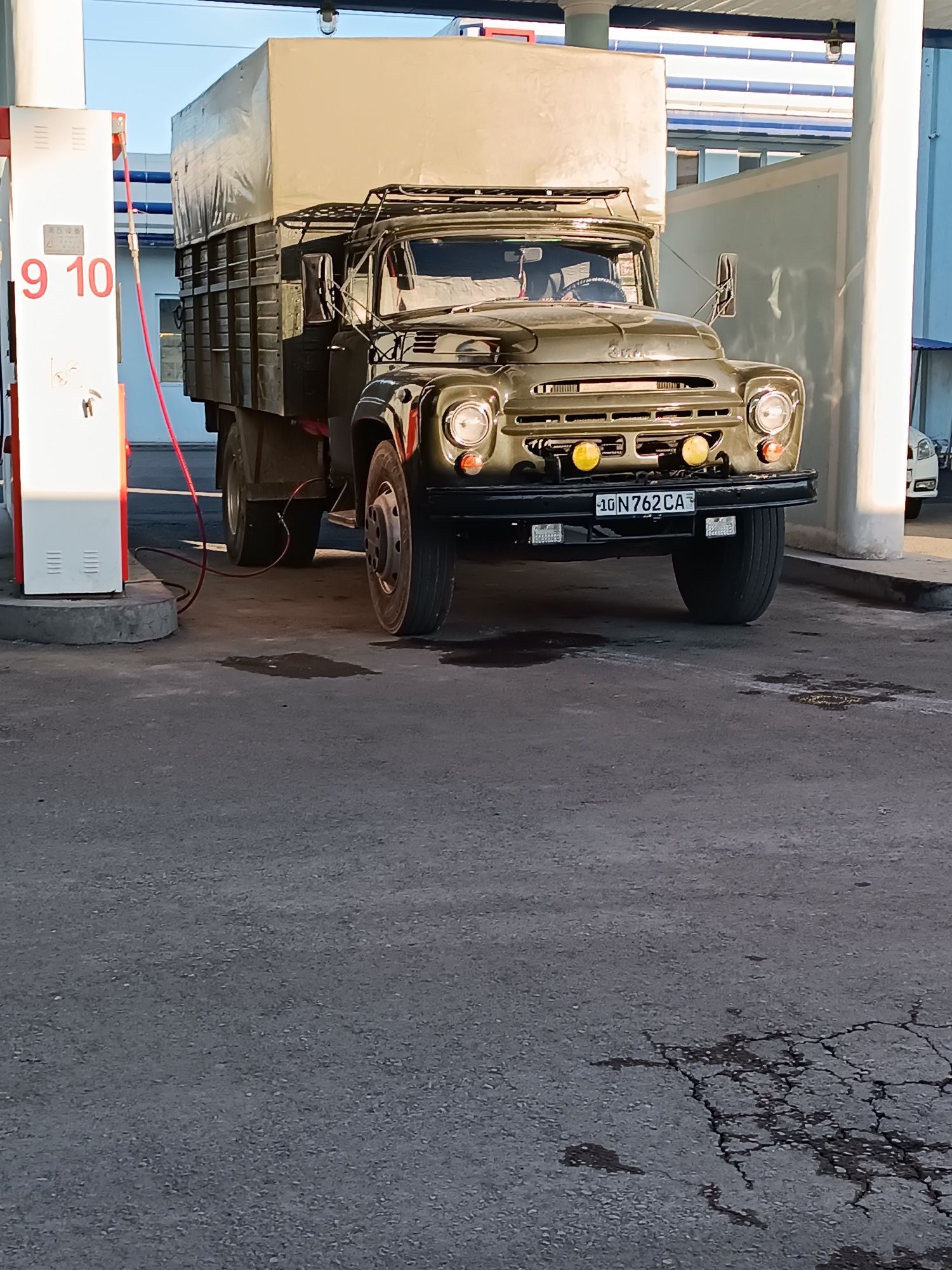 Zil 130 sotiladi