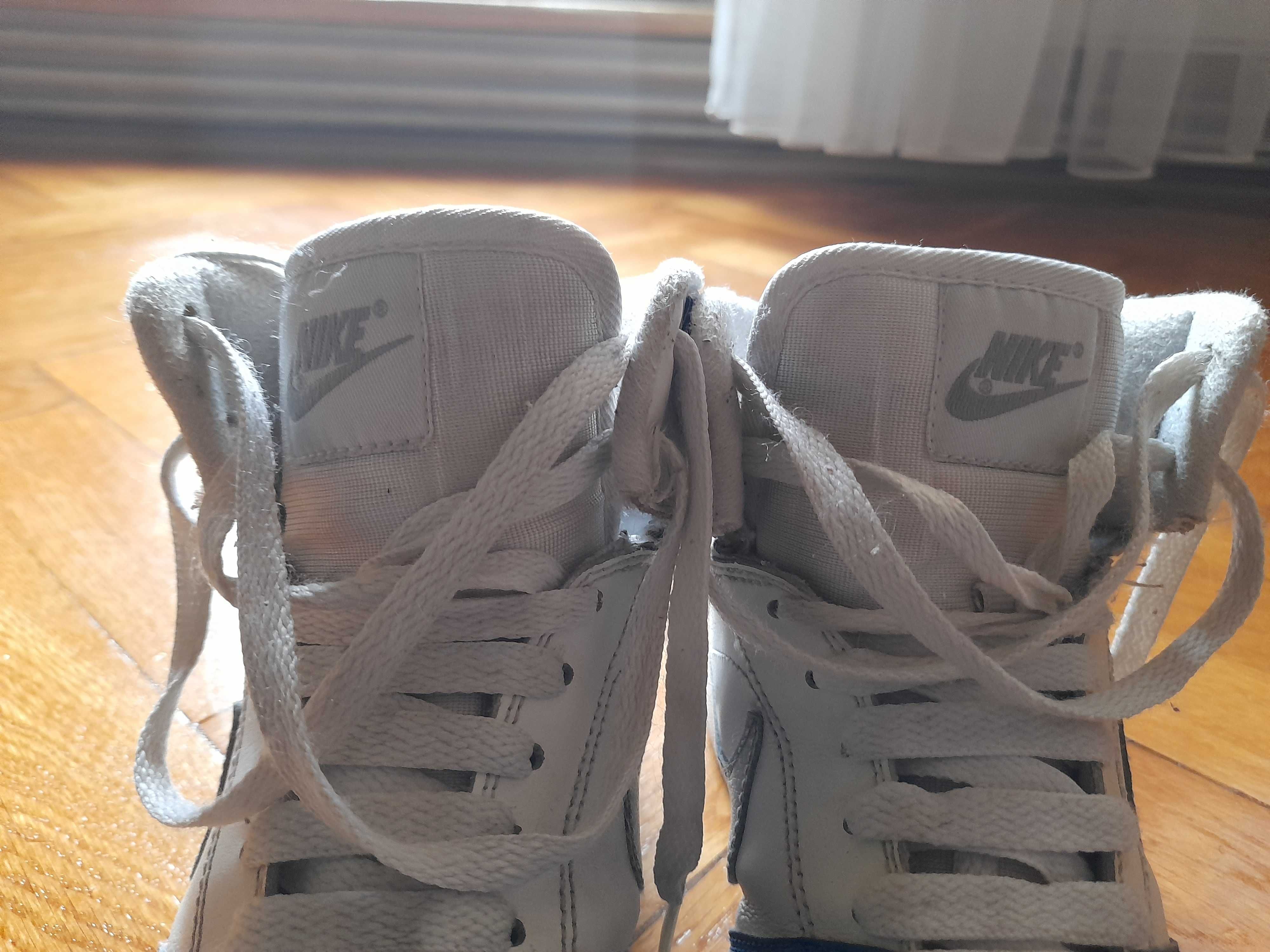 Ghete baieti Nike,mărimea 37,5