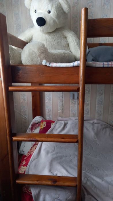 Продам двух ярустную кровать.