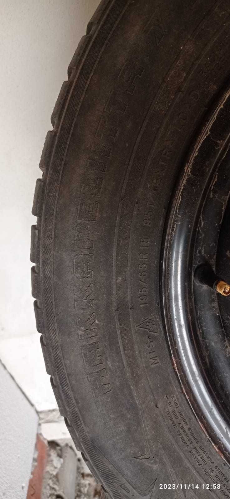 4 колеса зимних Nokian Hakkapeliitta  размер 195/65 R15