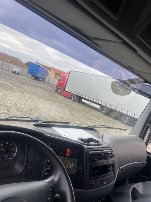 Vand Atego. /1218/ an 2012/ box/duba cu usi