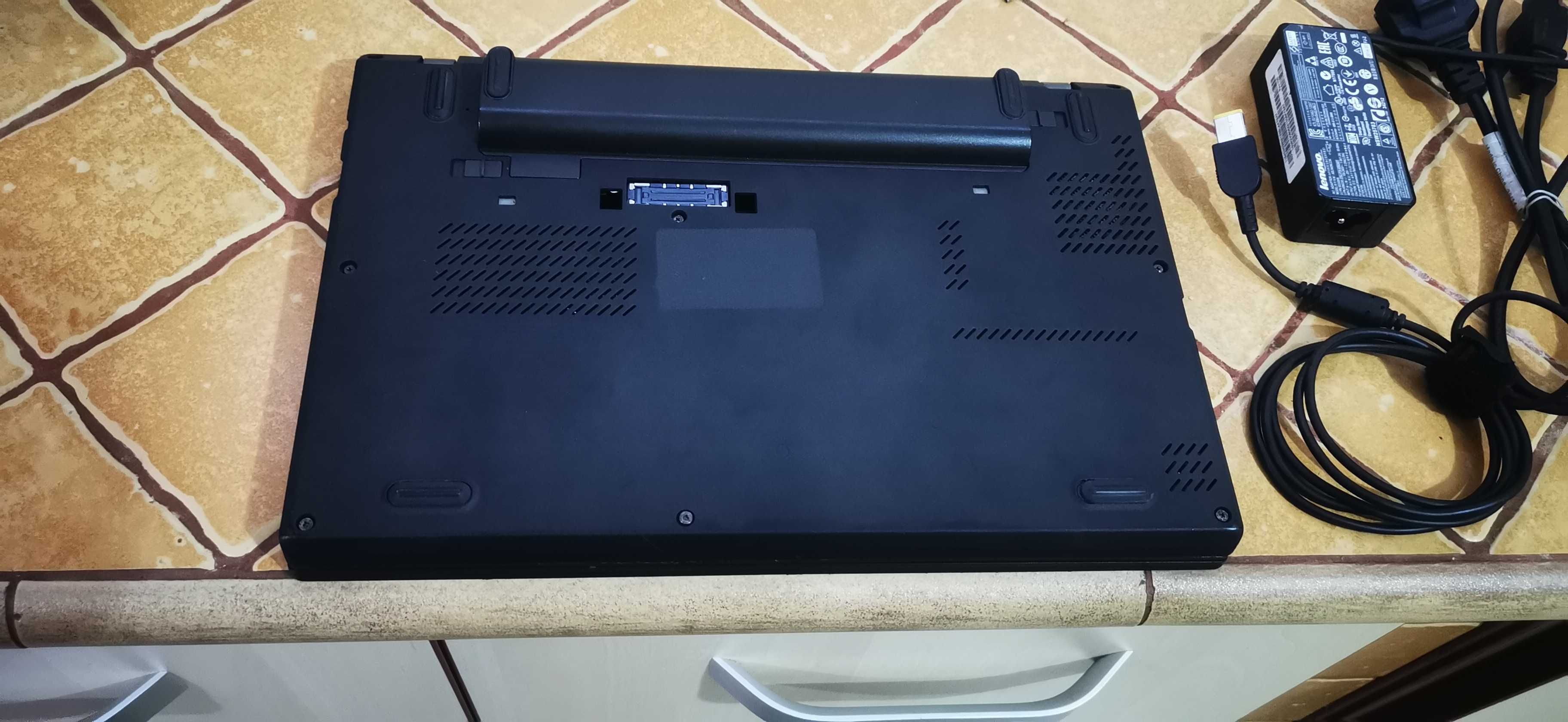 Lenovo ThinkPad X250 - i3/5010