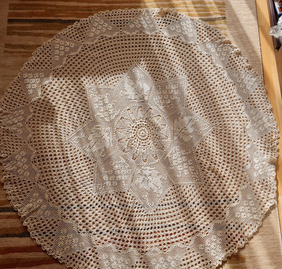 Покривка за маса - цвят екрю със сребърна нишка - 147 см