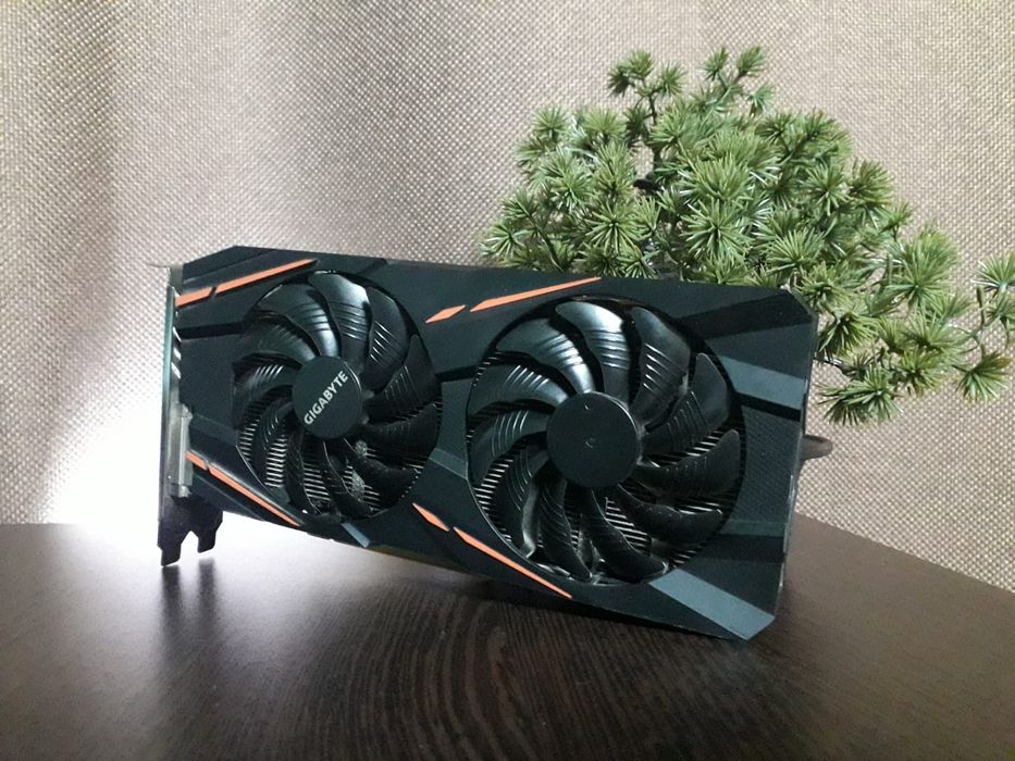 AMD Radeon Gigabute RX-580 8gb