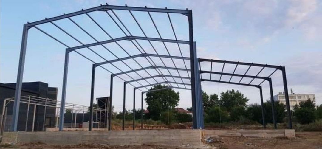 Vând structura metalica 20x15x4 la prețul de 8800euroMontata