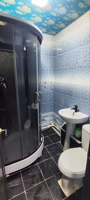 Фарґона шахар текстил 7-мактаб оркасида 2 хоналик кв