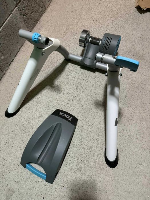 Home trainer Tacx Flow Smart + Antena ANT+ pt PC