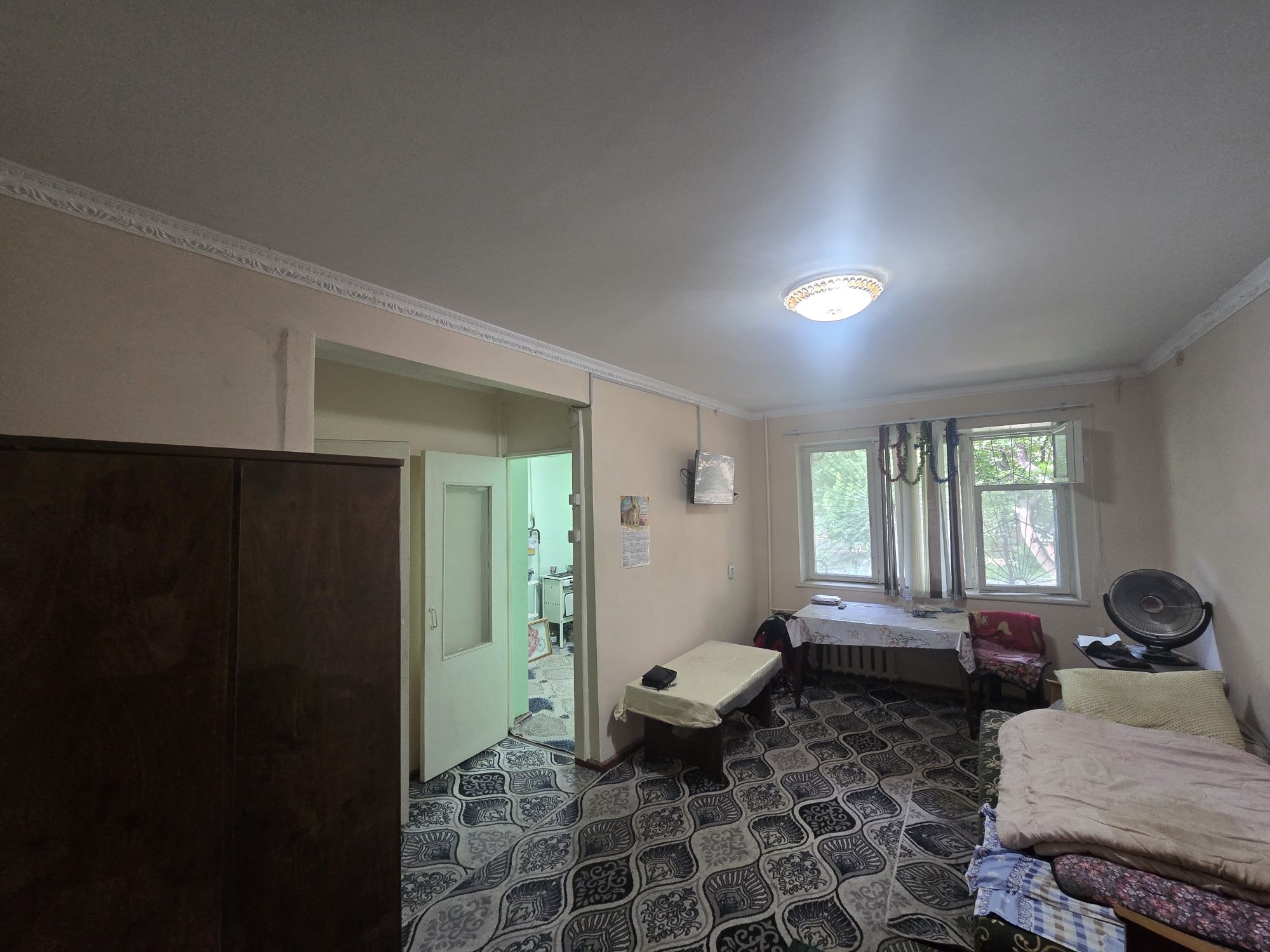 Zudlik bilan frunze massifda 1 xonali kvartira sotiladi