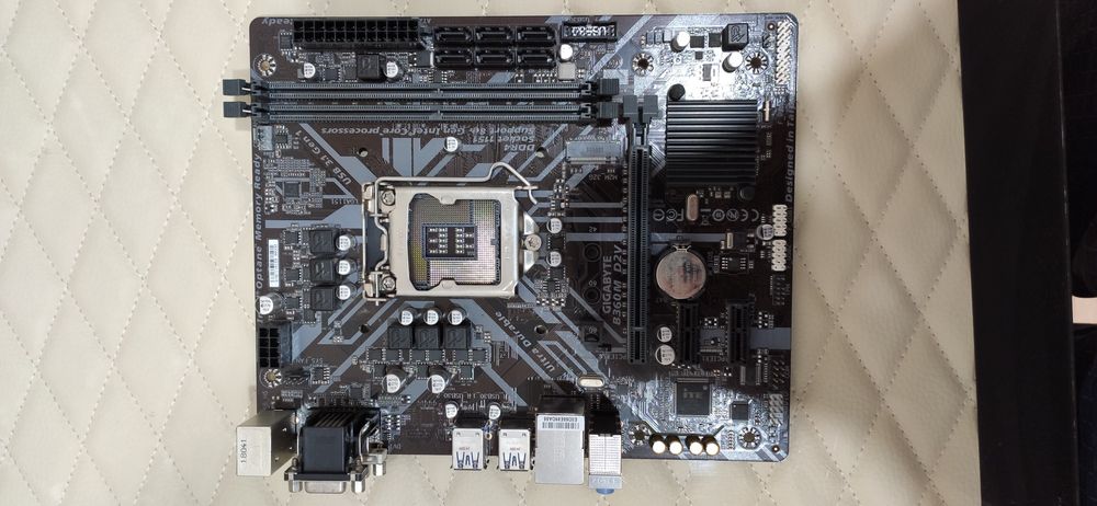 Материнская плата Gigabyte B360M D2V