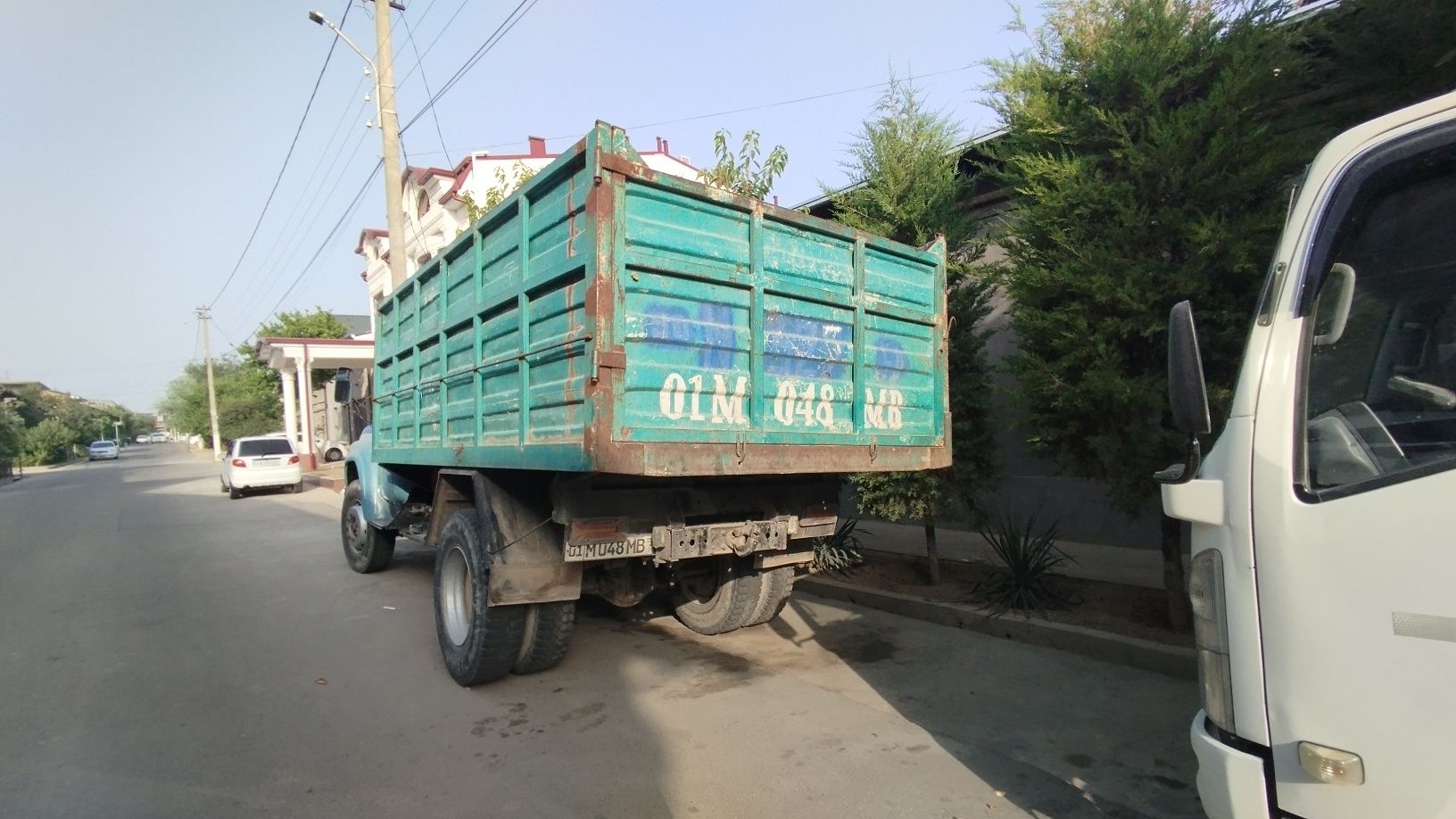 Zil 130 srochna sotiladi