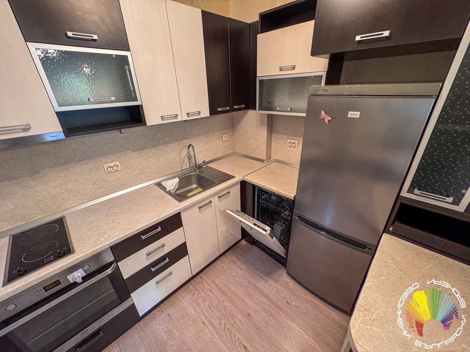 Продава се Тристаен апартамент в Бургас, Лазур - 83 кв.м за 2398 €/кв.м - Снимка #8