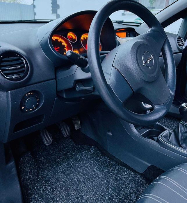 Vand opel corsa motor1000 benzina