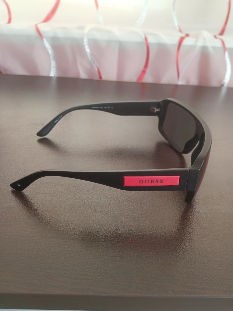 Оригинални слънчеви очила GUESS