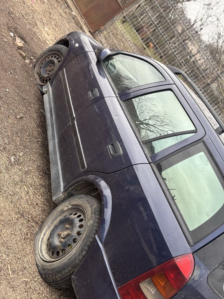 Dezmembrez opel astra g