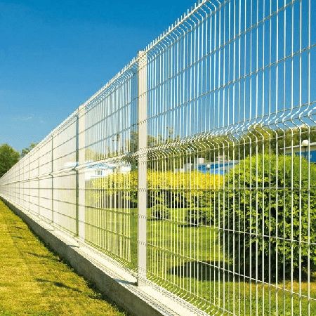Construim garduri din plasă bordurata