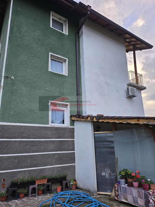 Продажба Къща гр. Кюстендил - с. Скриняно 180m²