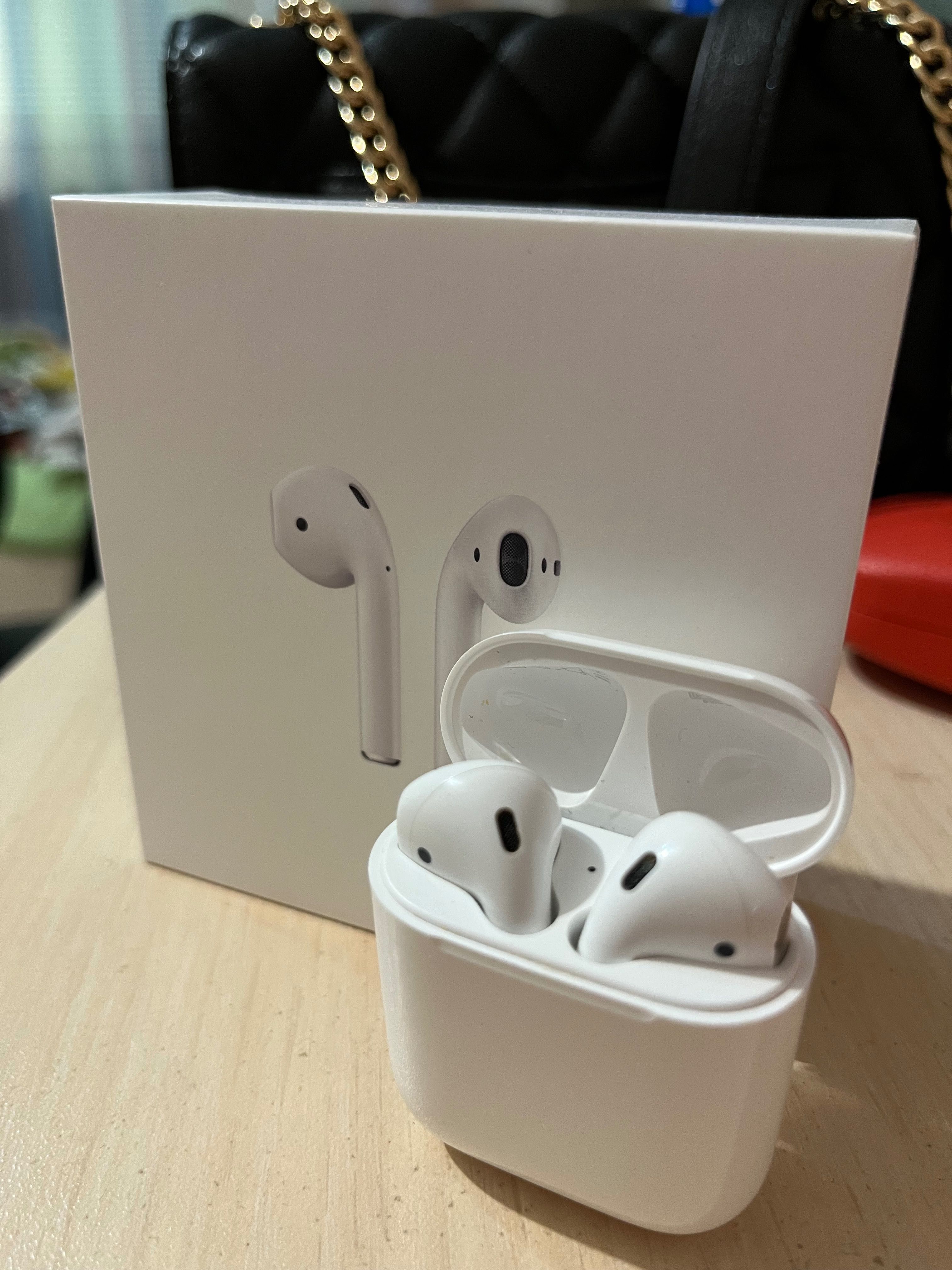 Слушалки AirPods