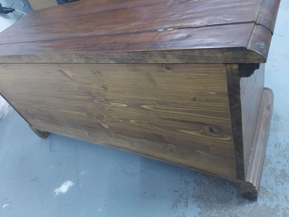 Cufar, lada de zestre, stejar masiv, invechita.