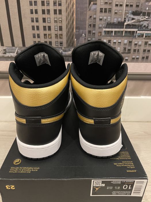 Jordan 1 Mid Black Metallic Gold