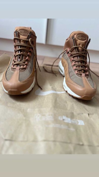 100%Оригинални NIke Air Max95 Sneakerboot-Ретро Модел в размер 42.5-43