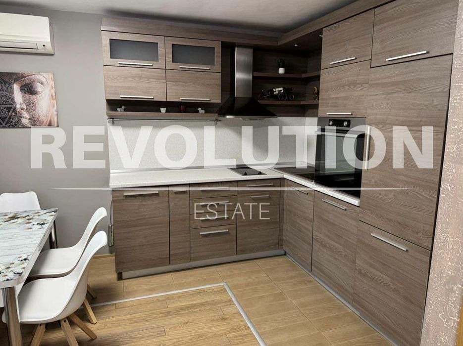 Дава се под наем Двустаен апартамент в Варна, Колхозен пазар - 65 кв.м за 600 € - Снимка #1