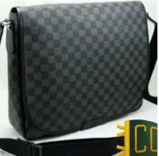 Geanta crossbody unisex Louis Vuitton, super model,saculet