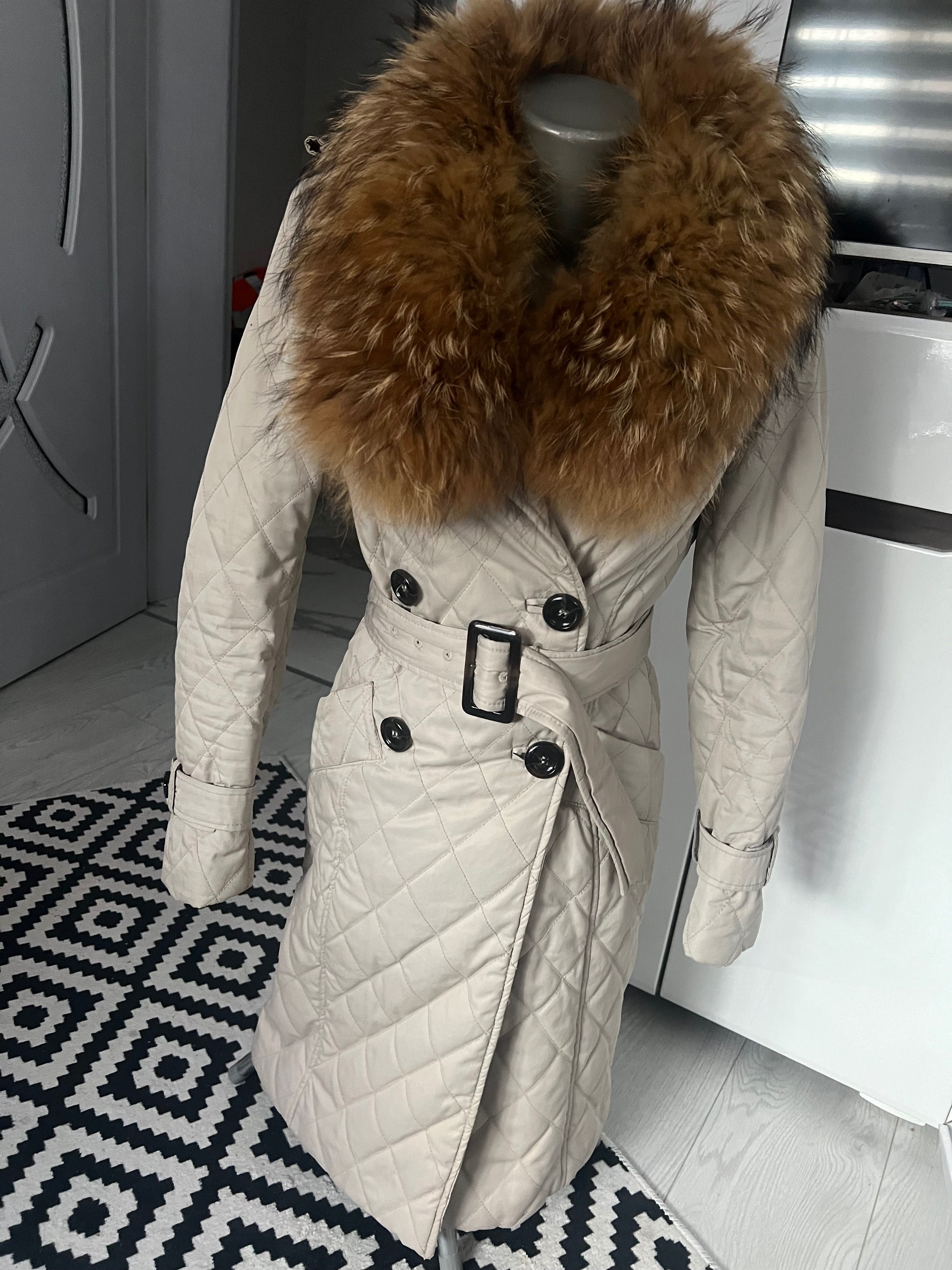 Zara Дамско Палто/Тренчкот с богата яка от естествен косъм XS/S