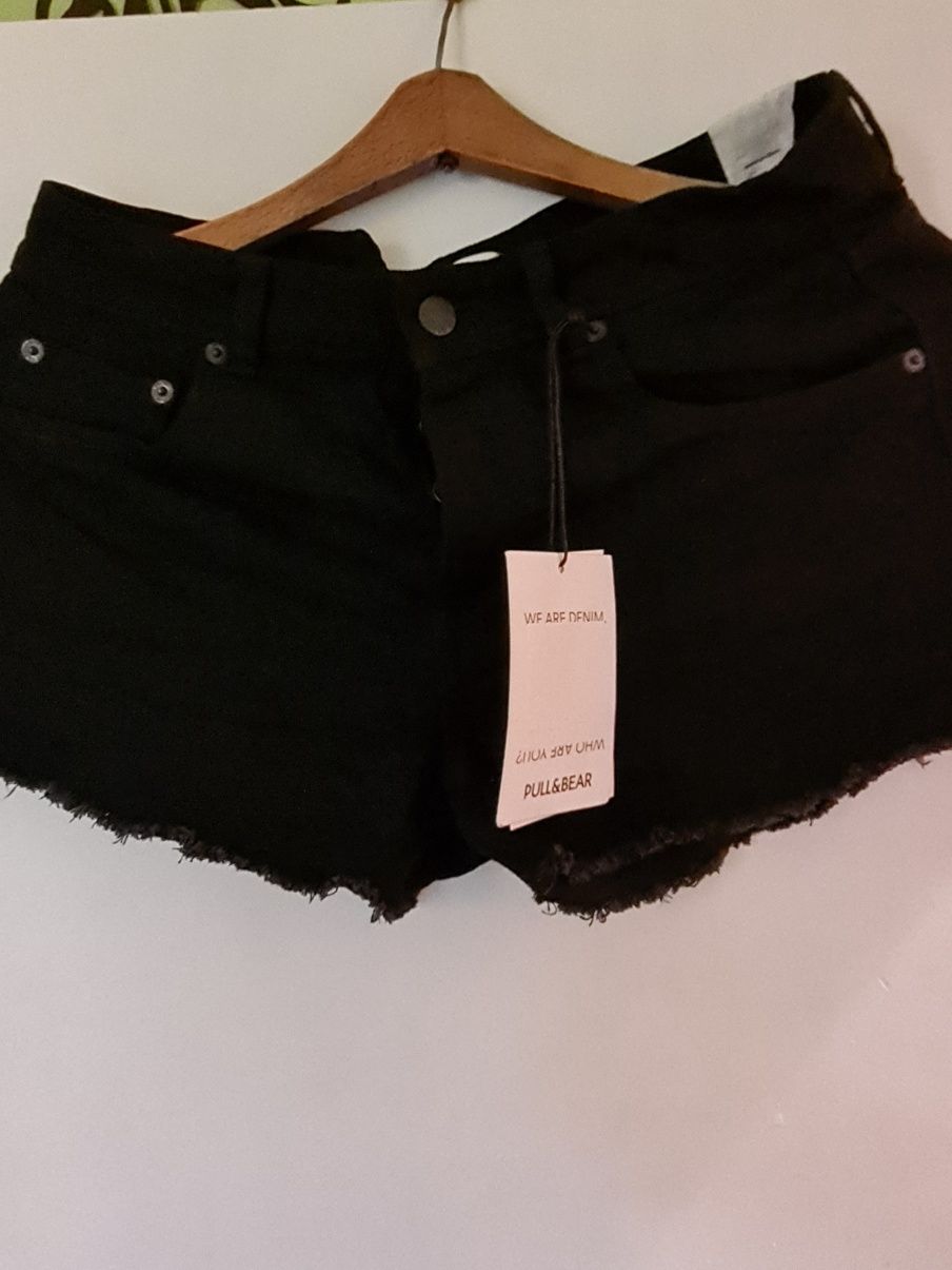 Къс пантолон Pull&Bear