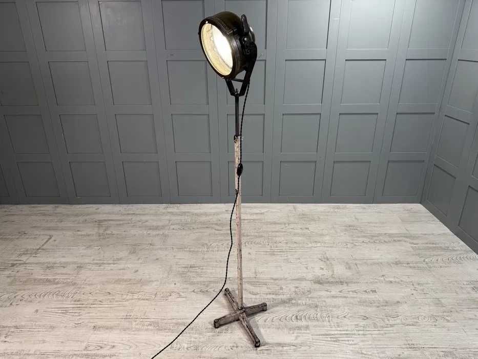 Лампион в индустриален стил - фар от танк Р398-Д