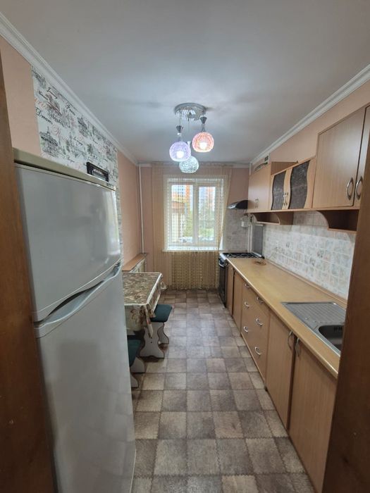 Продам 2 ком квартиру 1/5 новой планировки р-он 4 и 23 шк.