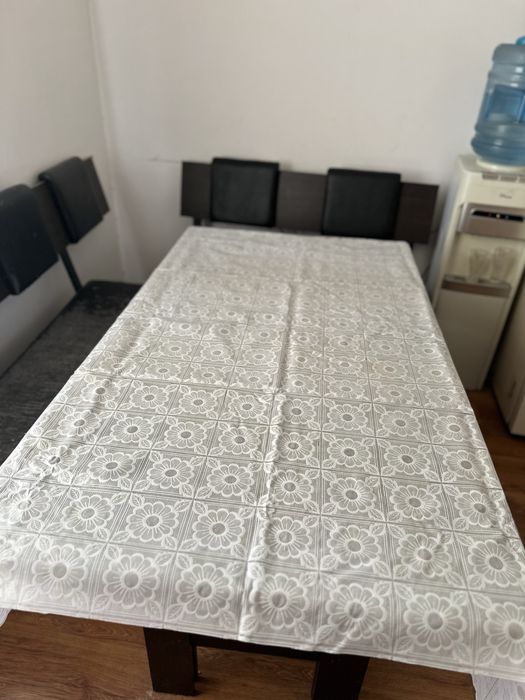 Продам срочно стол