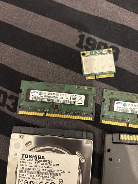hdd toshiba 500gb 3gb rami modul wifi