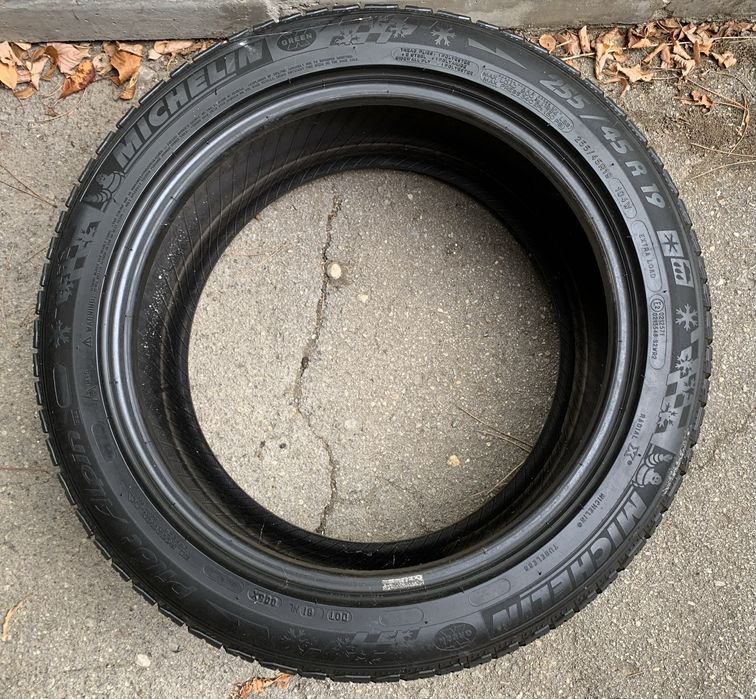 Зимни гуми 255/45R19 Michelin 255-45-19 Мишелин DOT 2621 Mercedes S V
