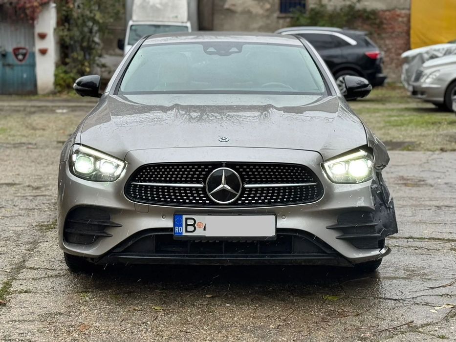 Mercedes-Benz E Mercedes-Benz E Class E220d 4Matic Pachet AMG - Usor avariata