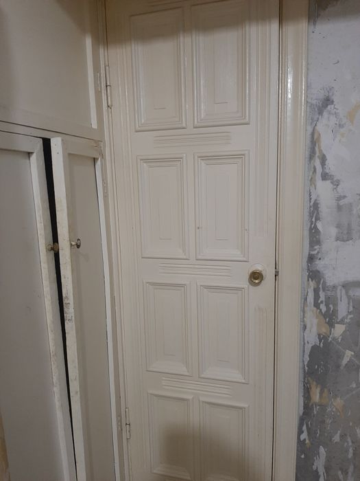 Межкомнатные,деревянные двери продаётся