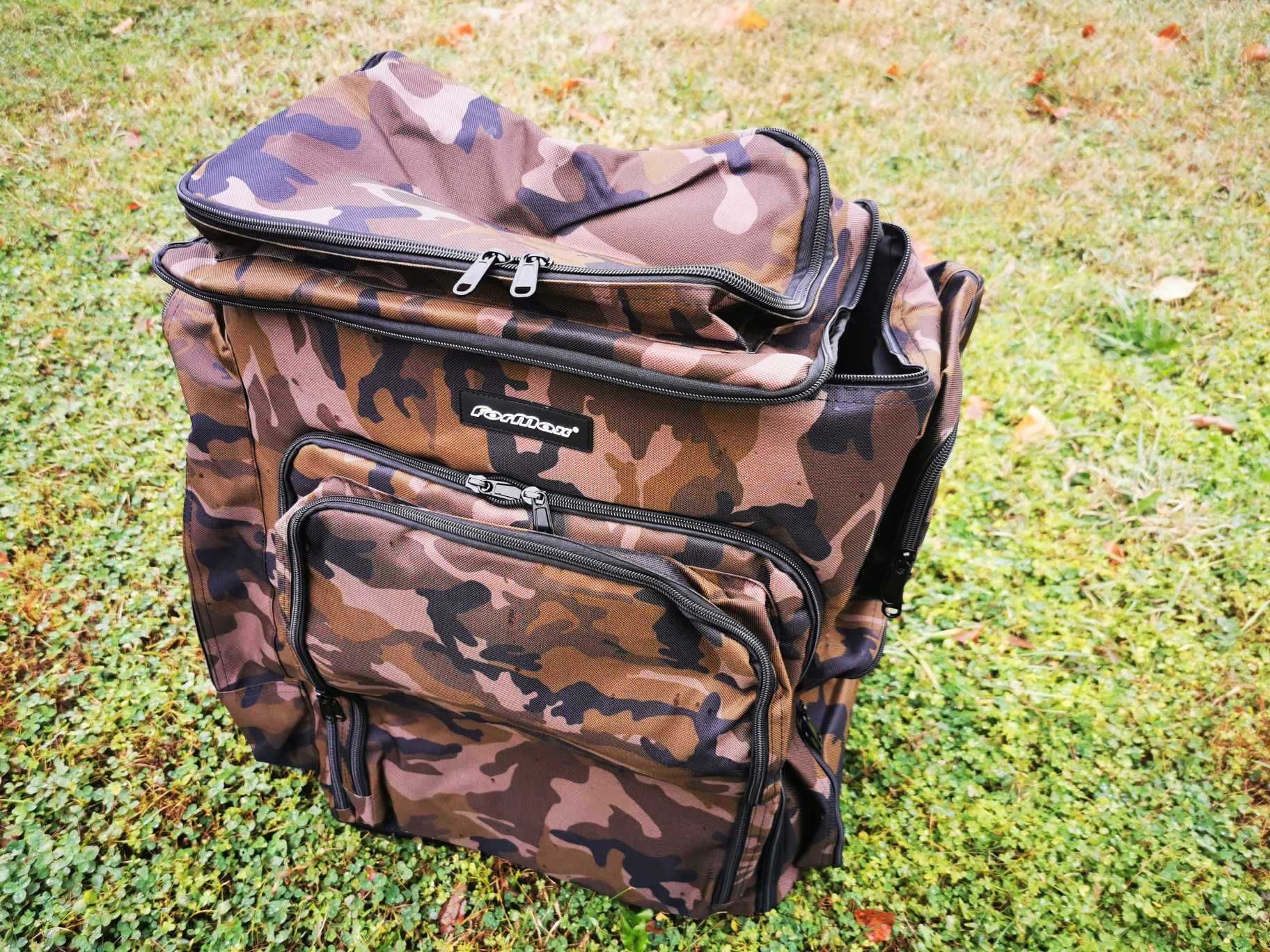 Водонопромукаема раница с 6 външни джоба FORMAX BACKPACK CAMO MEGA