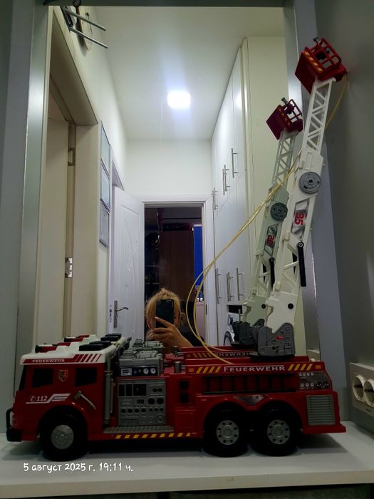 Огомна пожарна над 60 см. дължина