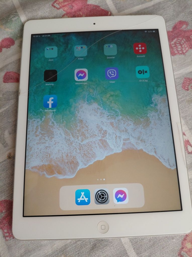 IPad air работи всичко,Пукнат дисплей
