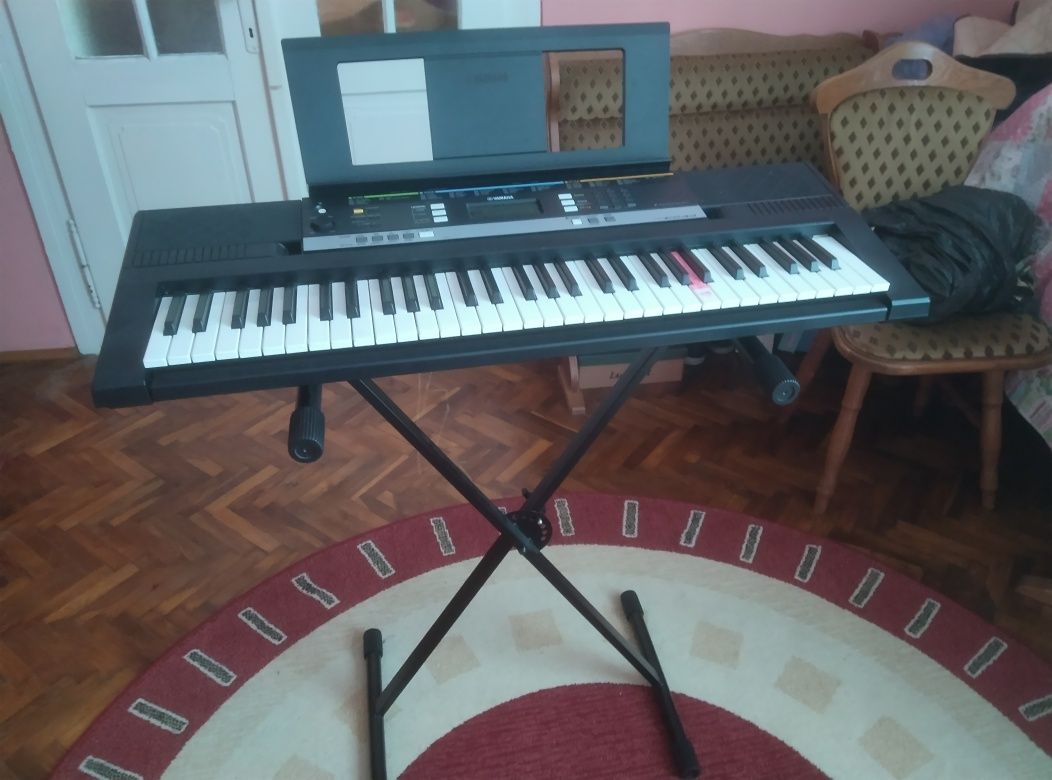 Sintetizator Yamaha Psr-E243