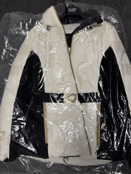 Ски яке EA7 ново!