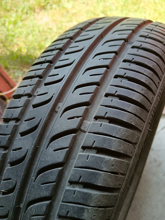 Vând cauciucuri pe 14