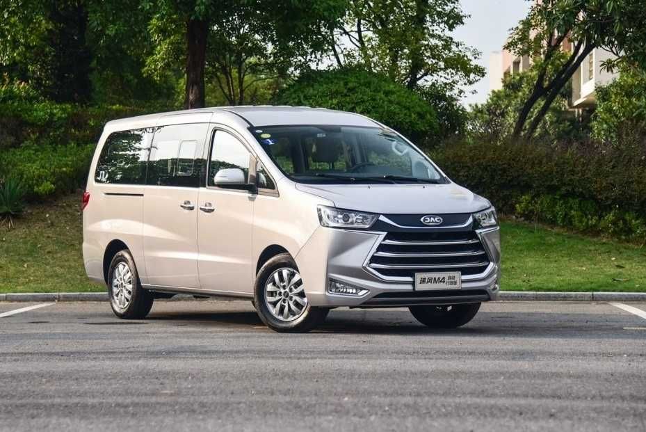 JAC M4 — qulay va zamonaviy mikroavtobus